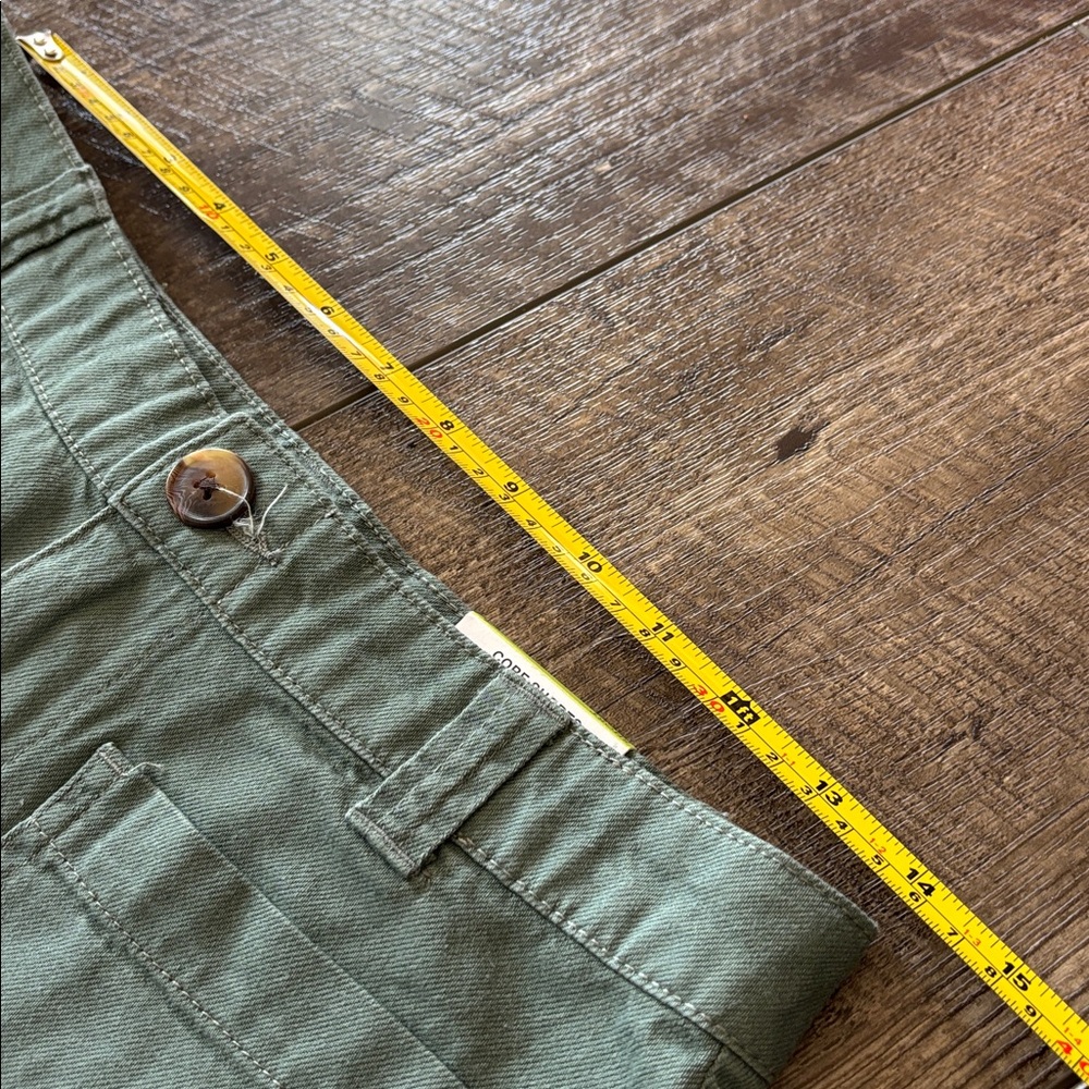 Mid Rise shorts - Picture 9 of 10